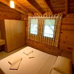 Casa vacanze Defne Olive Gardens, Koca Calis, *